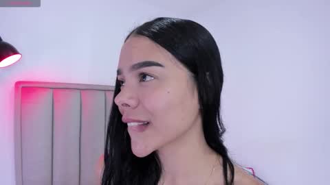 Cris  online show from October 9, 2025, 11:47 pm