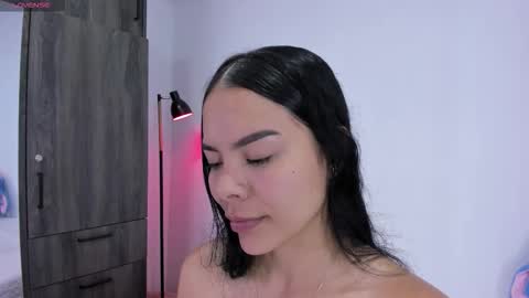 Cris  online show from February 12, 2026, 11:55 pm