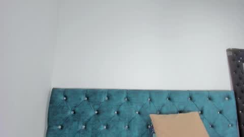 valery_adams13 online show from October 2, 2025, 12:12 pm