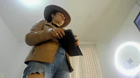 valery_hot692 online show from June 7, 2026, 3:05 pm