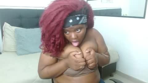 valery_martinez_13 online show from May 11, 2026, 2:45 pm