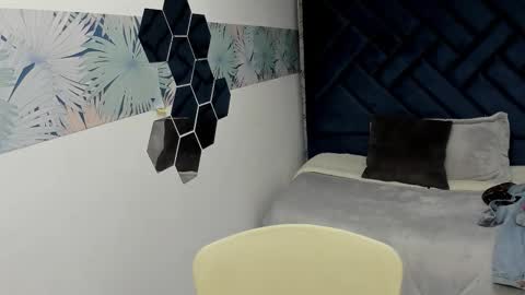 VALERY MORE online show from November 19, 2025, 12:27 pm