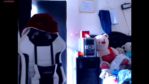 B V Naughty online show from February 6, 2026, 3:04 pm