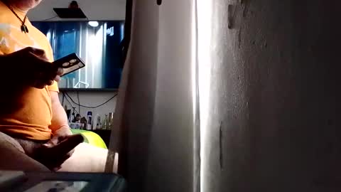 valetv2222 online show from November 8, 2025, 4:51 pm