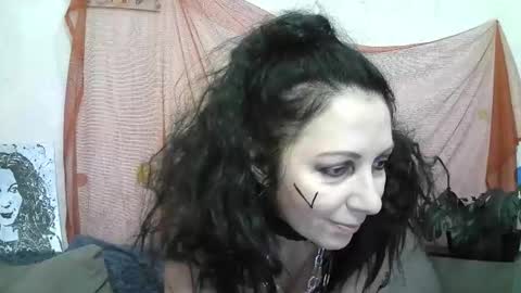 ValleriWind online show from November 4, 2025, 1:27 am