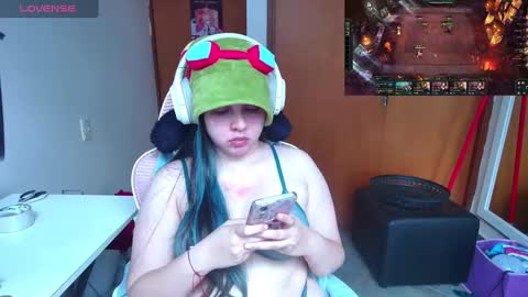 Im Violet online show from March 10, 2025, 8:12 pm