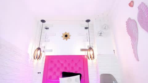 Vallolet Peach  online show from February 14, 2025, 11:31 am