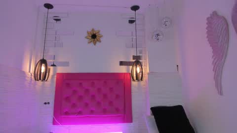 Vallolet Peach  online show from February 15, 2025, 11:39 am