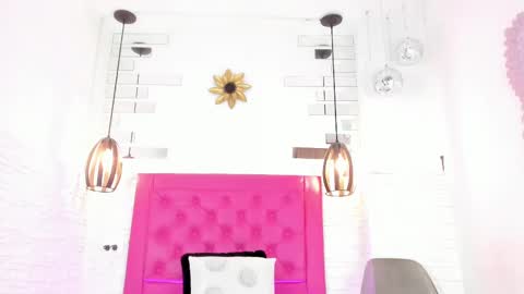 Vallolet Peach  online show from March 9, 2025, 11:03 am