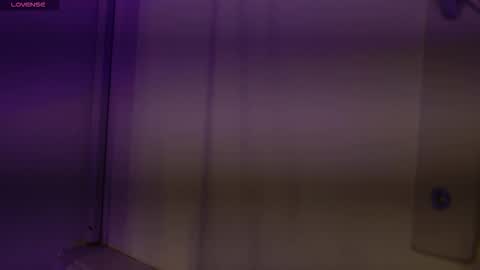 Vallolet Peach  online show from November 3, 2025, 5:25 pm