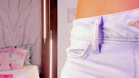 Vallolet Peach  online show from February 27, 2026, 12:05 pm