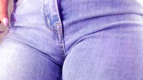 Vallolet Peach  online show from March 19, 2026, 12:09 pm