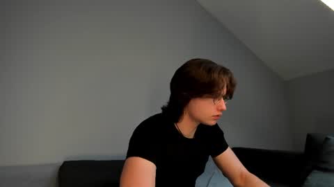 Snapshot of valo_cross chatting on June 14, 2026, 11:45 am Valo online show from June 14, 2026, 11:45 am