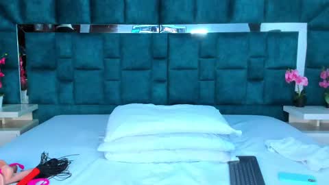 valtira nova online show from September 14, 2025, 7:46 pm