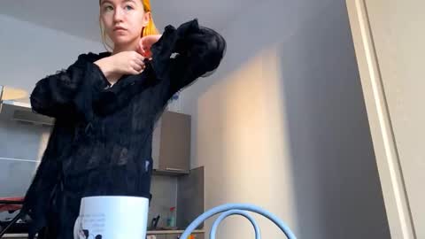 Snapshot of valtopi chatting on February 23, 2026, 6:00 am Emily online show from February 23, 2026, 6:00 am