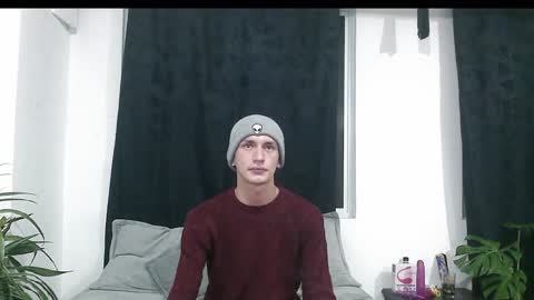 Vamp Noah and Dan online show from December 30, 2024, 3:36 am