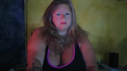 Snapshot of vampwoman chatting on March 31, 2026, 7:31 am vampwoman online show from March 31, 2026, 7:31 am