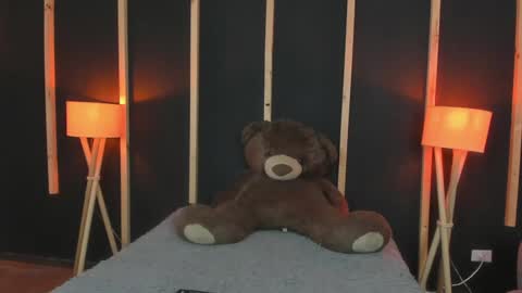 vampy_dolll online show from January 5, 2025, 1:04 pm