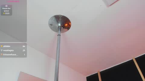 vampy_dolll online show from January 7, 2025, 4:05 pm