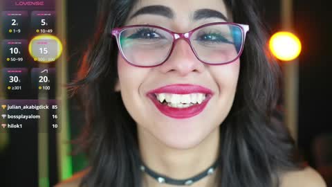 vampy_dolll online show from January 31, 2025, 2:04 am