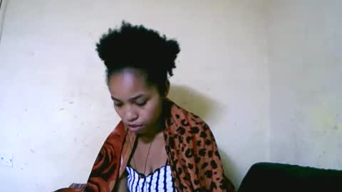 vanah344375 online show from October 6, 2025, 5:43 pm