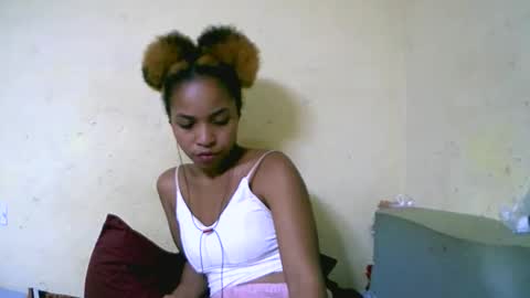vanah344375 online show from October 15, 2025, 6:52 pm