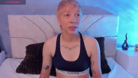 Snapshot of vane_grey chatting on July 2, 2026, 8:48 pm vane_grey online show from July 2, 2026, 8:48 pm