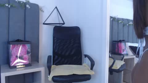 Vanessa online show from December 2, 2024, 12:51 pm