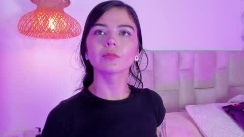 Snapshot of vanessa_cruz_18 chatting on June 1, 2026, 10:11 pm Vane online show from June 1, 2026, 10:11 pm