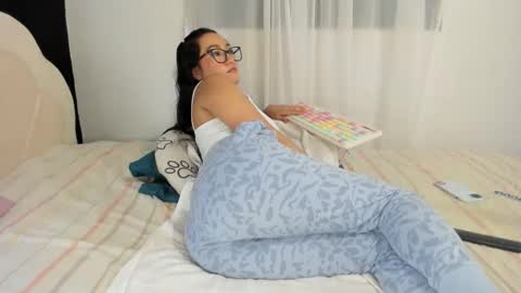 Vanessa online show from December 5, 2025, 1:14 am