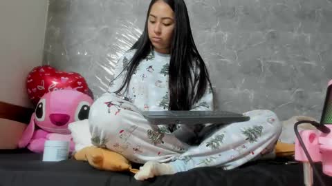 vanessaadol online show from March 9, 2025, 11:03 am