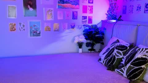 Vanessa online show from April 6, 2026, 2:40 pm