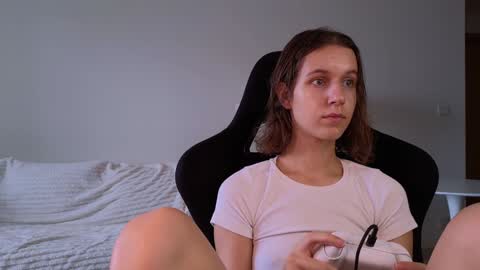 vanessa online show from December 20, 2024, 3:14 am