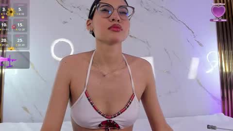 Vanessa online show from March 25, 2026, 7:53 pm