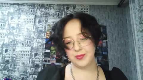 vanessashadow online show from November 20, 2025, 7:02 pm