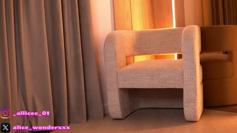 Vanessa Simon online show from April 3, 2026, 6:22 am