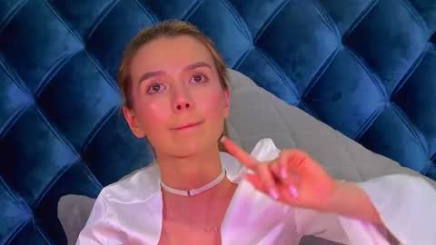 VanessaVienne online show from March 8, 2026, 2:15 am