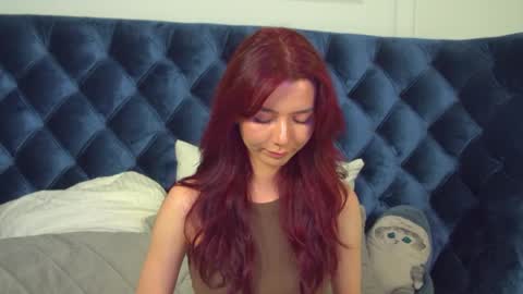 VanessaVienne online show from May 15, 2026, 4:25 pm