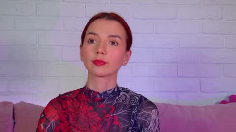 VanessaVienne online show from June 3, 2026, 4:04 am