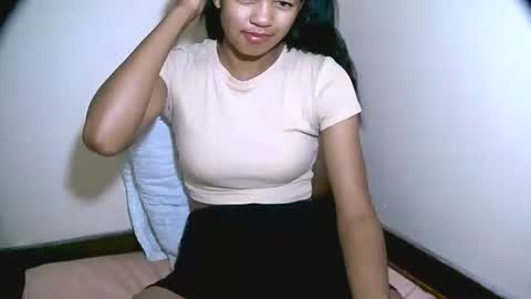 vanih27 online show from April 2, 2026, 5:43 pm