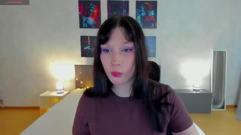 Mia online show from May 10, 2026, 7:57 am