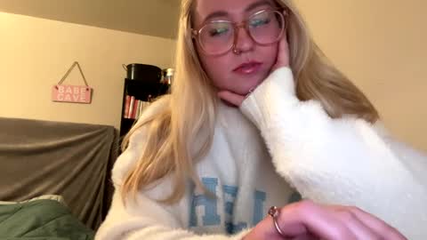 vanillapuddingpie online show from January 21, 2025, 3:37 am