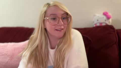 vanillapuddingpie online show from January 24, 2025, 3:22 am