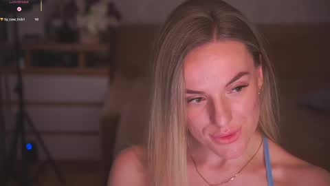 Sophie online show from May 15, 2026, 9:33 pm