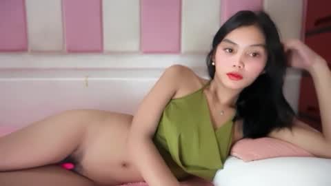 VANNESA online show from April 13, 2026, 6:19 am