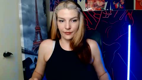 Vanessa online show from May 25, 2026, 4:46 pm