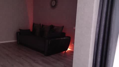 Varonica Caprii Online this week  Monday Tuesday Thursday Friday online show from December 17, 2024, 8:01 am