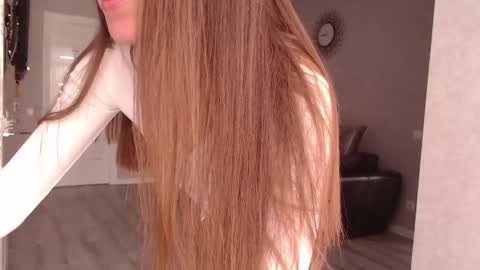 Varonica Caprii Online this week  Monday Tuesday Thursday Friday online show from March 10, 2025, 9:43 am