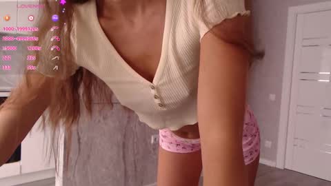 Varonica Caprii Online this week  Monday Tuesday Thursday Friday online show from September 17, 2025, 7:10 am