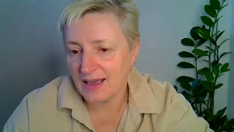 Snapshot of vea_motty chatting on October 30, 2025, 10:06 am vea_motty online show from October 30, 2025, 10:06 am